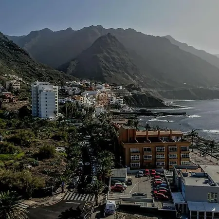 D Espacios Elevados 1 アパート *